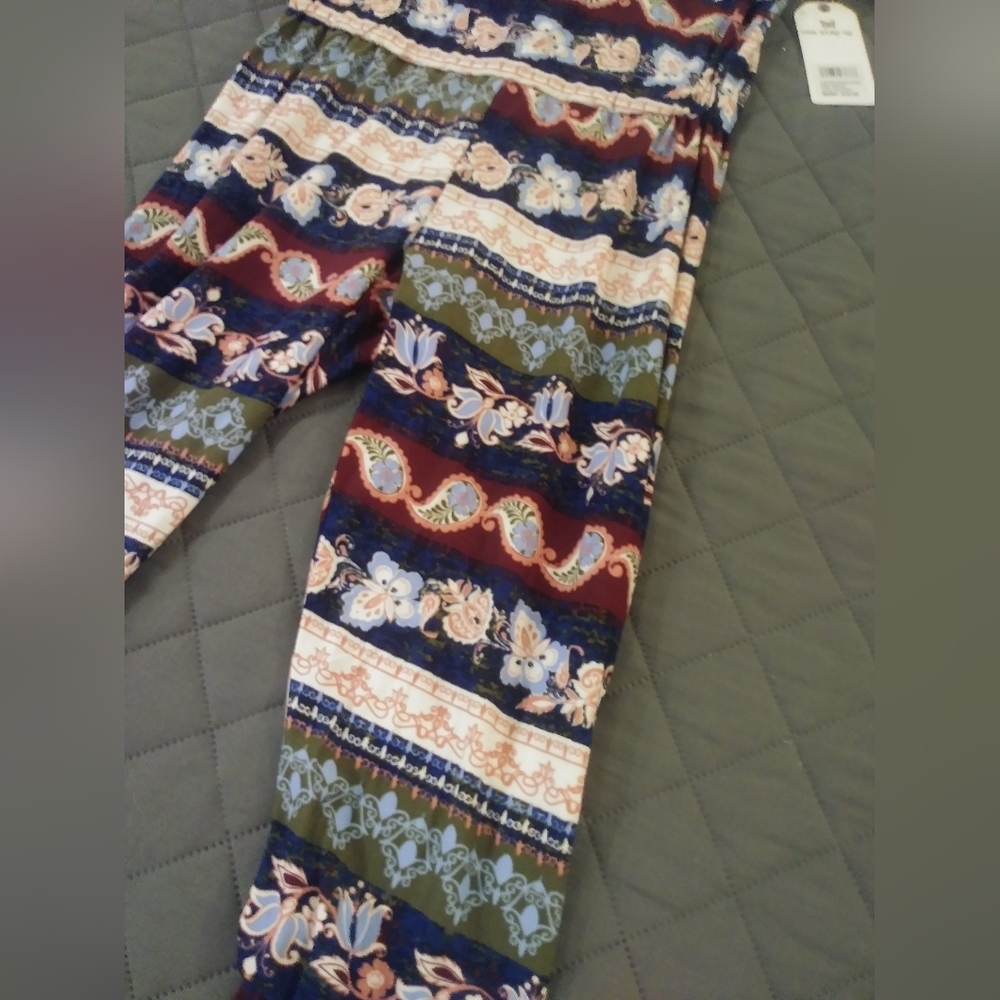 Colorful Patterned Jumpsuit - Picture 4 of 8